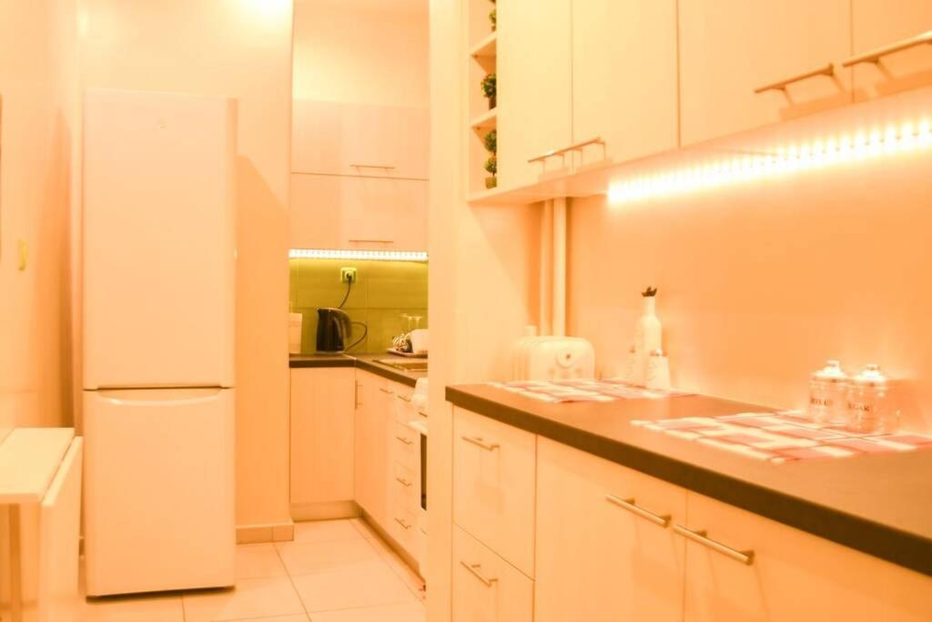 Sweet & Cosy Apt In The Center Of Athens Apartment Bagian luar foto